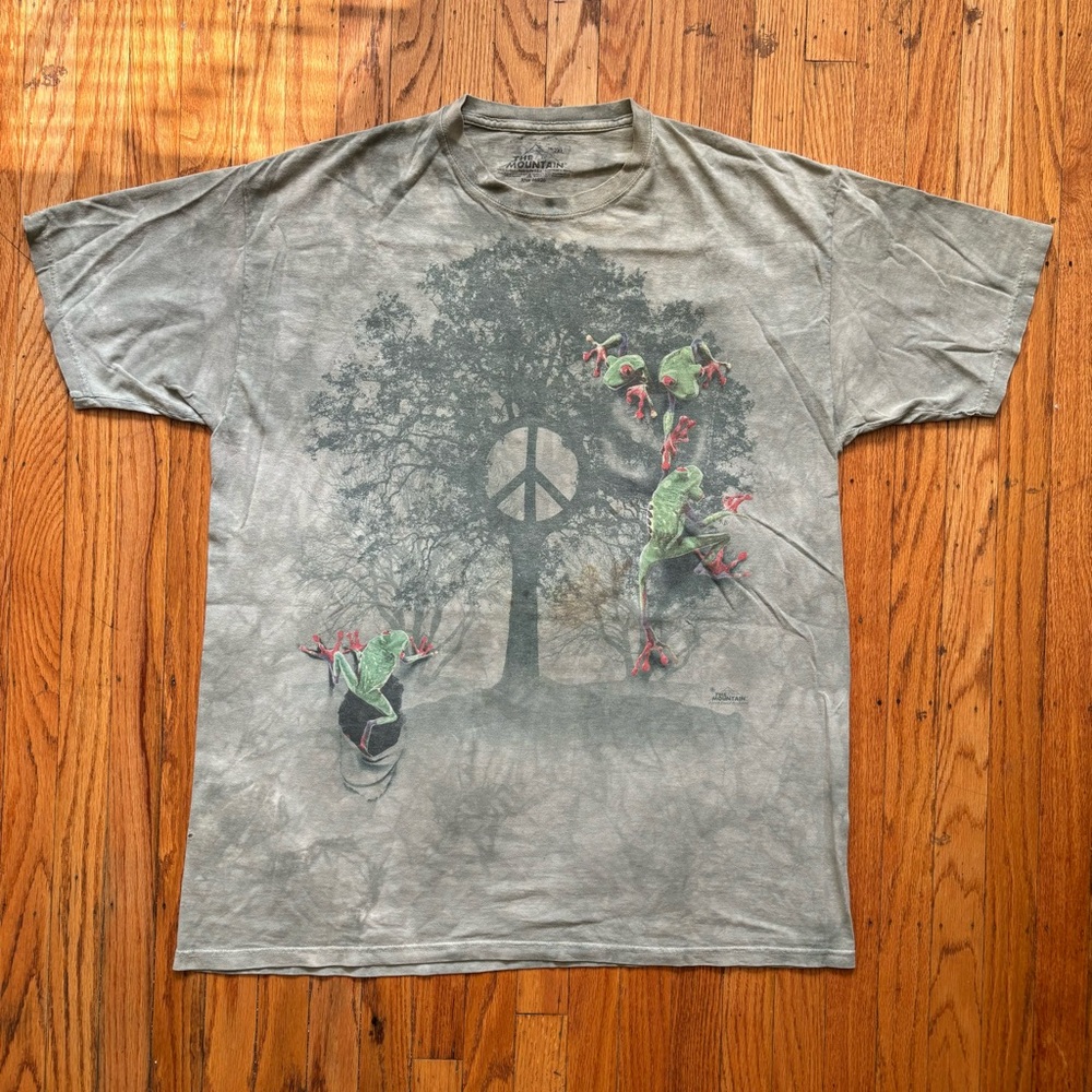 Vintage The Mountain Frog Peace Tree T-Shirt